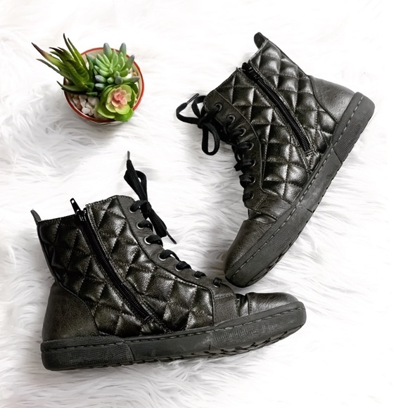 (7) b.o.c. LUXE black quilted lace up hightop trainers with side zip closure - Picture 6 of 13